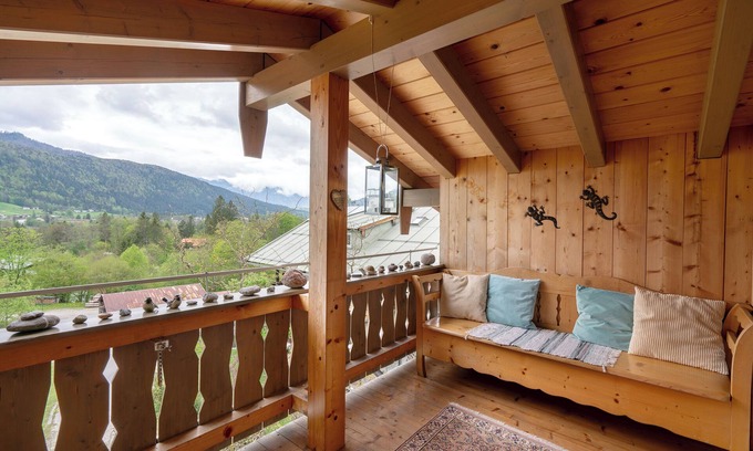 Oberschonau Apartment | Holiday Apartment "Oberschönauer Bergblick" with Mountain View and Balcony