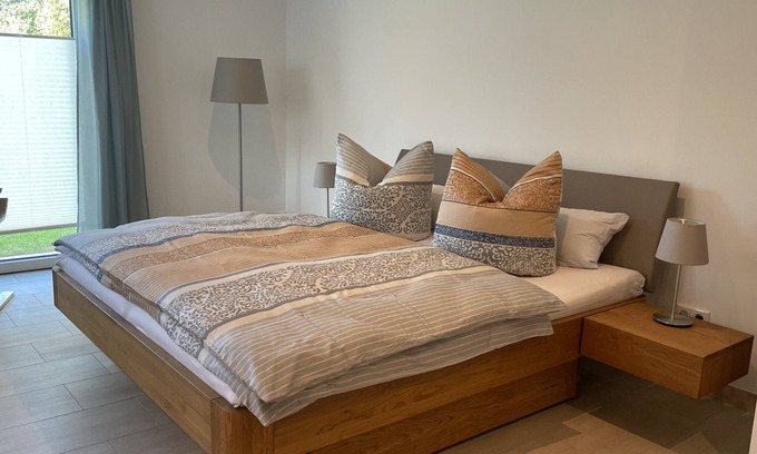 Radeberg Apartment | Holiday Apartment "Am Wall" with Private Terrace & Wi-Fi