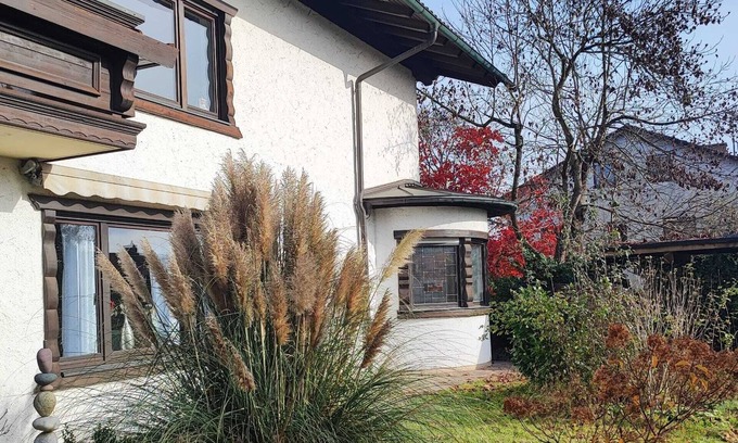 Griesstatt Apartment | Holiday Apartment "Bini" with Private Garden & Wi-Fi