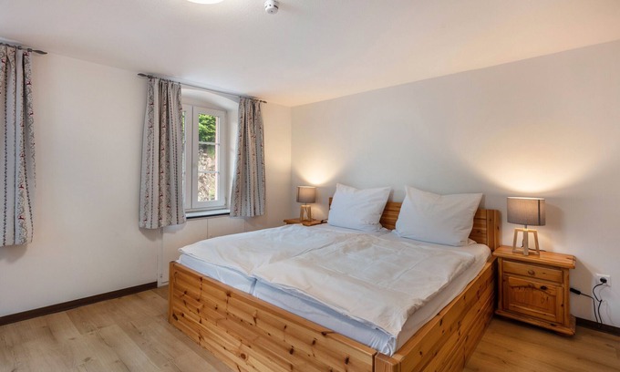 Tegernau Apartment | Holiday Apartment 'Vielfalt' with Mountain View, Shared Terrace and Wi-Fi