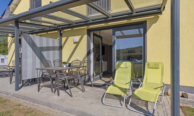 Joachimsthal Apartment | Holiday Apartment 1 with Shared Garden and Wi-Fi