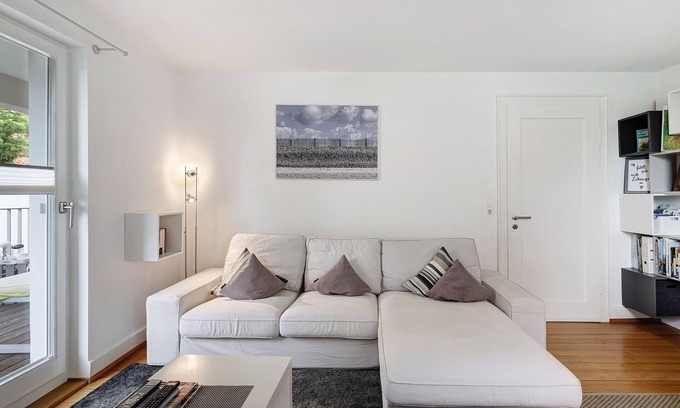 Lahr Apartment | Holiday Apartment "Haus No 6" with Shared Garden, Balcony & Wi-Fi