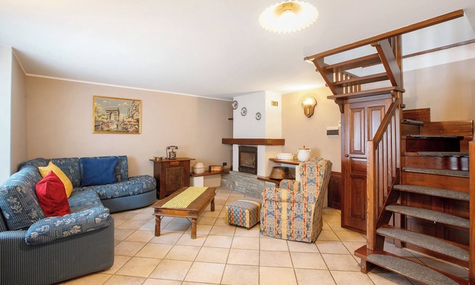 Montjovet Apartment | Holiday Apartment "La Maison Du Coeur" with Balcony & Wi-Fi