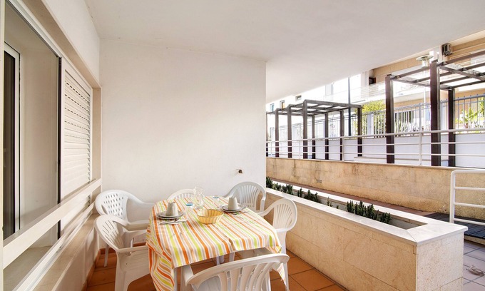 Santa Luzia Apartment | Holiday Apartment 'T2 Santa Luzia E' with Shared Pool, Balcony and Wi-Fi