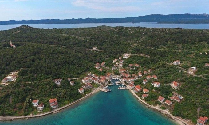 Knez House | Holiday apartment Veli Iz for 1 - 6 persons with 2 bedrooms - Holiday house
