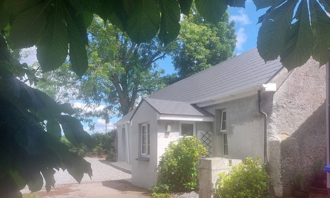Mayour Cottage | Holiday by the River Shannon in Centre of Ireland