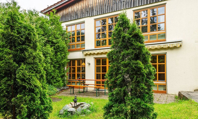 Vilshofen Apartment | Holiday Apartment 'Schatzlmayr' with Terrace & Wi-Fi