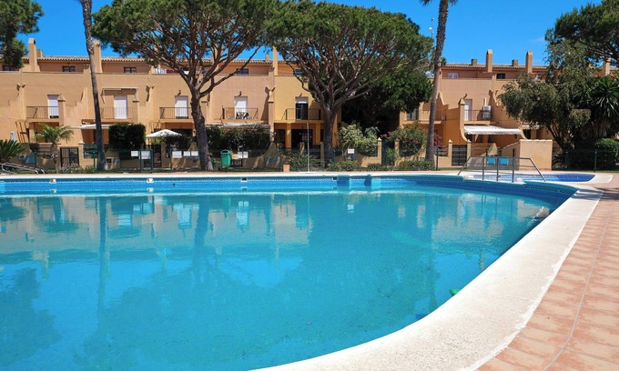 Poblado Sancti Petri House | Holiday Home "Marisa" with Pool, Garden, Terrace, Balcony and Wi-Fi