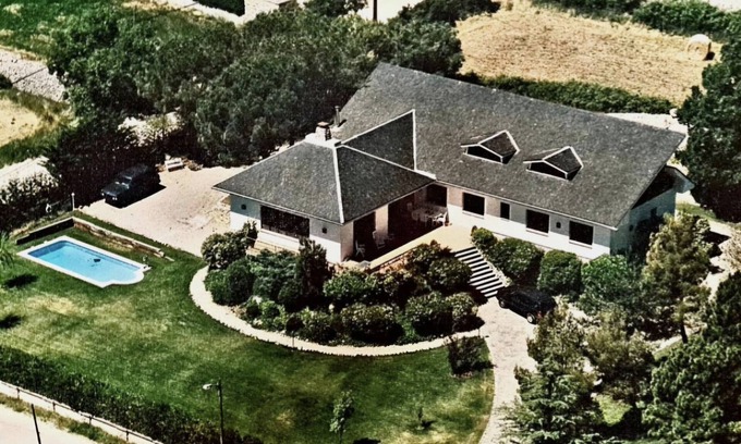 Sant Llorenc de Morunys House | Holiday Home 'Yoar' near Ski Lift with Mountain View & Wi-Fi