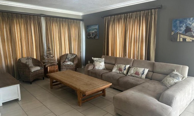 Vineta House | Holiday Family Home - Huis Blom