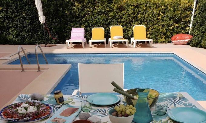 Colonia de Sant Pere House | Holiday Home 'Mateu' with Private Pool, Wi-Fi and Air Conditioning