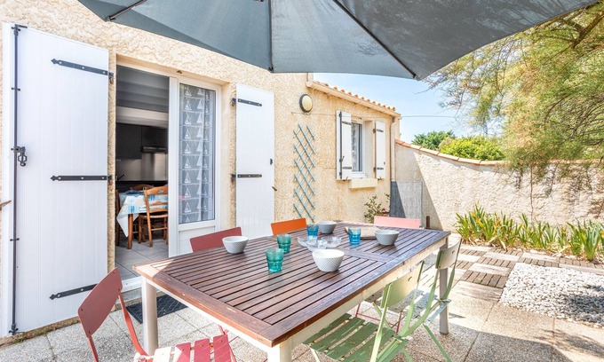 Saint-Denis-d'Oleron House | Holiday Home in Saint-Denis d'Oléron – Peaceful Haven with Enclosed Garden, Steps from the Sea