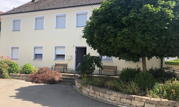 Altmannstein House | Holiday Home 'Am Limes' with Private Terrace, Private Garden and Wi-Fi