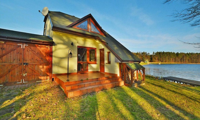 gmina Manowo House | Holiday home by the lake, Rosnowo