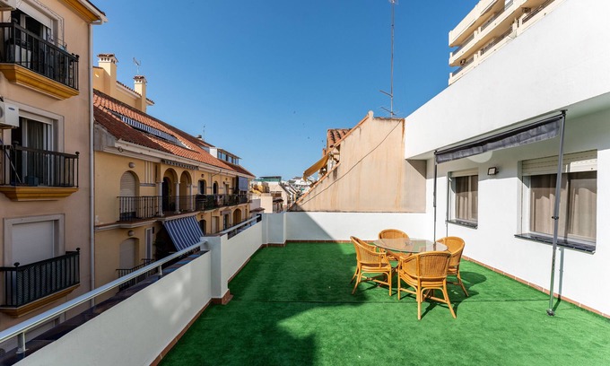 Fuengirola City Centre House | Holiday Home 'Capitán' with Private Terrace, Balcony & Wi-Fi