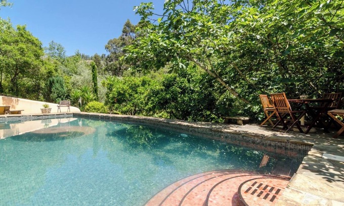 Baiona House | Holiday Home 'Casa Cisne - Selão Da Eira' with Lake View, Shared Pool and Wi-Fi