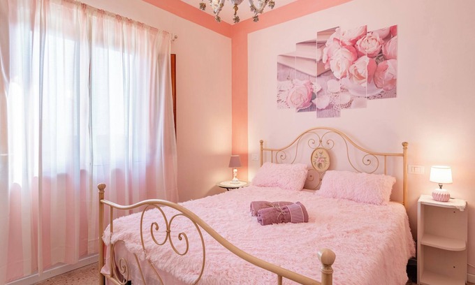 Montecarlo House | Holiday Home 'Casa Di Nonna Tosca Montecarlo' with Mountain View, Wi-Fi and Air Conditioning