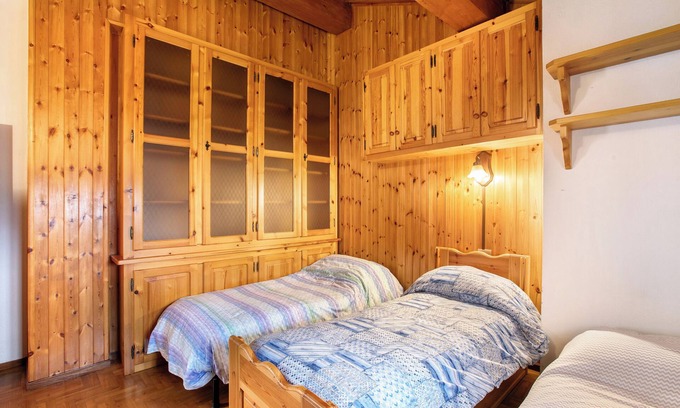 Verrayes House | Holiday Home 'Casa Vacanza Menfrey' with Mountain View, Private Garden and Balcony