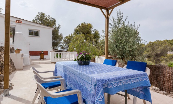 Canyelles House | Holiday Home "Casita Palmeras" with Mountain View, Private Garden & Wi-Fi