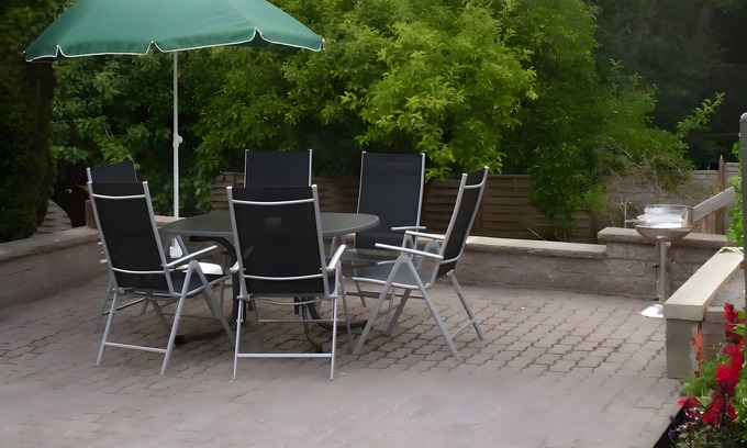 Friedrichsbruck House | Holiday Home 'Haus' with Shared Terrace and Wi-Fi