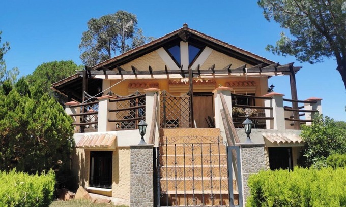 Calanas House | Holiday Home 'El Pueblo Apartamento Xl' with Mountain View, Shared Pool and Shared Terrace