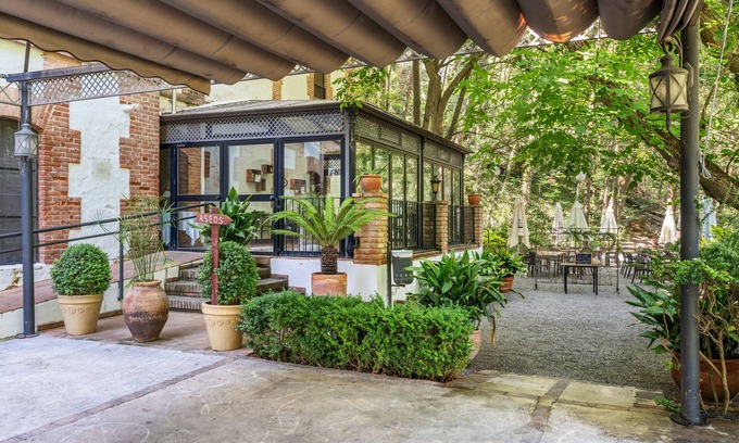 Durcal Apartment | Holiday Home 'El Río' with Shared Pool, Shared Garden & Wi-Fi