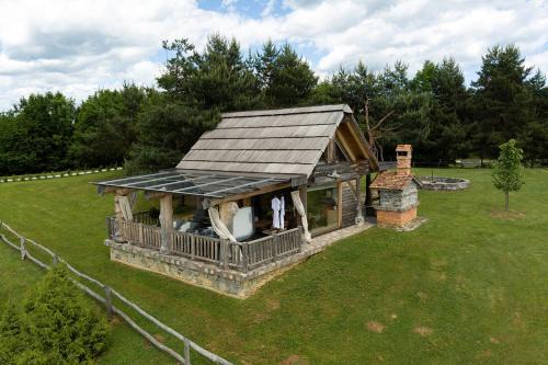 Ivancna Gorica Ski Chalet | Holiday Home Ernest Železni with hot tub