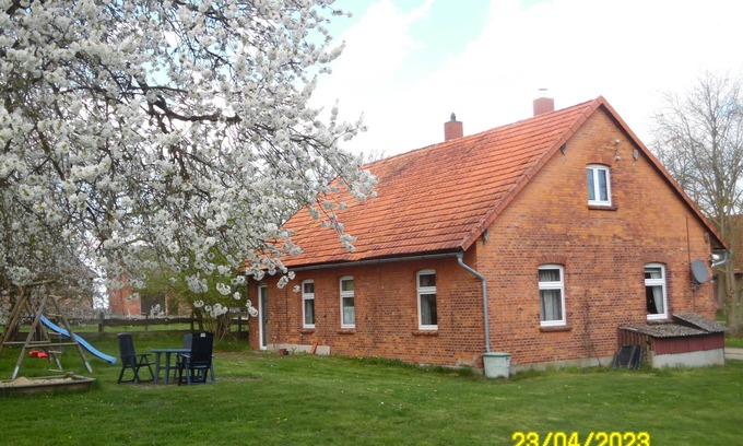 Karwitz House | Holiday Home 'Feldblick' with Private Terrace, Private Garden and Wi-Fi