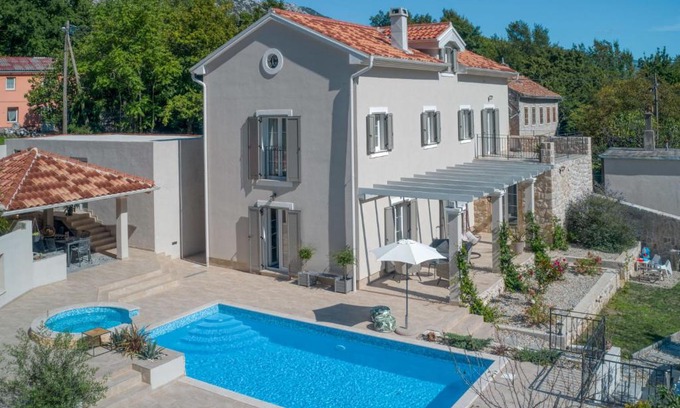 Drivenik House | Holiday Home Frangipane - CKV405 by Interhome