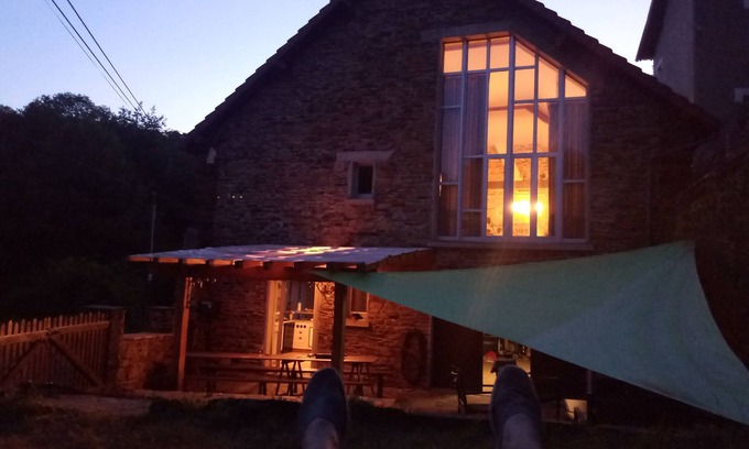 Fresselines House | Holiday Home 'Gîte Le Puyrajaud' with Private Terrace, Private Garden and Wi-Fi