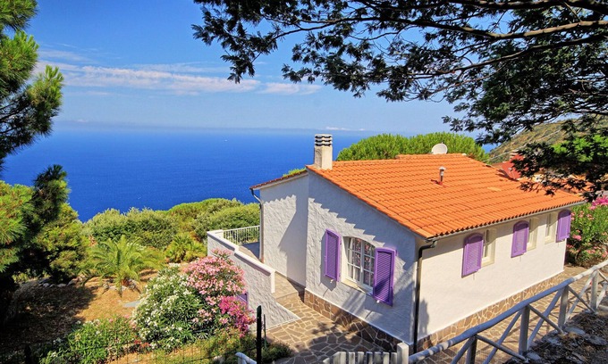 Marciana House | Holiday home in a unique location above the sea