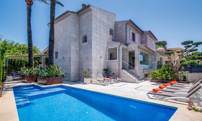 es Bacares House | Holiday Home in Alcudia with Saltwater Pool
