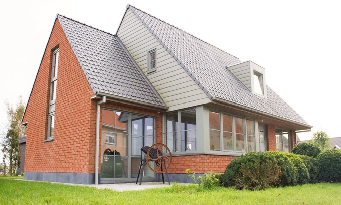 Gijverinkhove House | Holiday Home in Alveringem near Beach