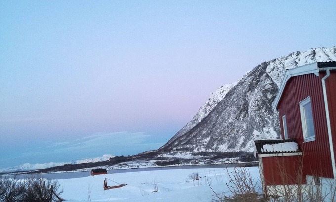 Austvagoy House | Holiday home in beautiful surroundings in Lofoten with beautiful views