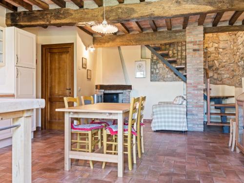 Ca' de' Grimaldi House | Holiday Home in Ca' De' Grimaldi with Garden