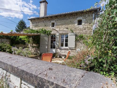 Sossais House | Holiday Home in Puygareau near Poitiers