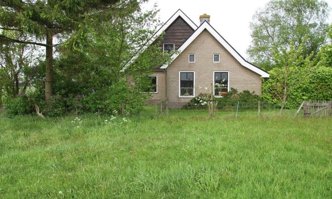 Sintjohannesga House | Holiday Home in Friesland near Lake Nederhorst