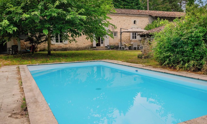 Leogeats House | Holiday home in Gironde with a private pool