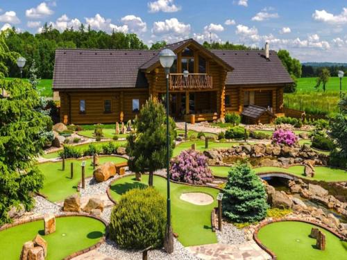 Lany House | Holiday Home in Kladno with Private Pool