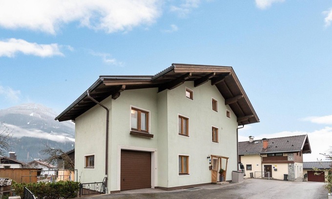 Lengdorf House | Holiday Home in Lengdorf near Ski Slopes