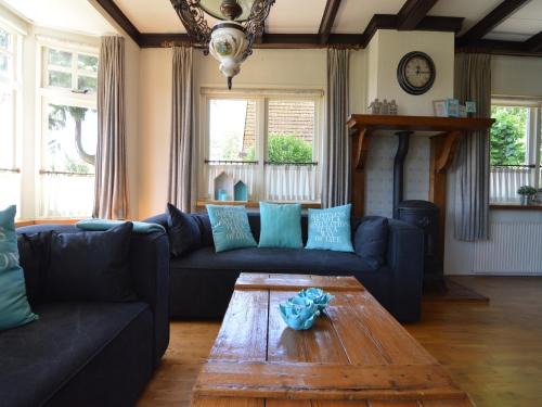 Nijeberkoop House | Holiday Home in Nijeberkoop near Nature, cleaning included