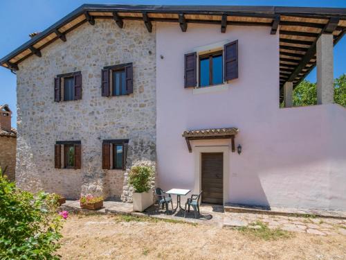 Sellano House | Holiday Home in Sellano with Pool & Views