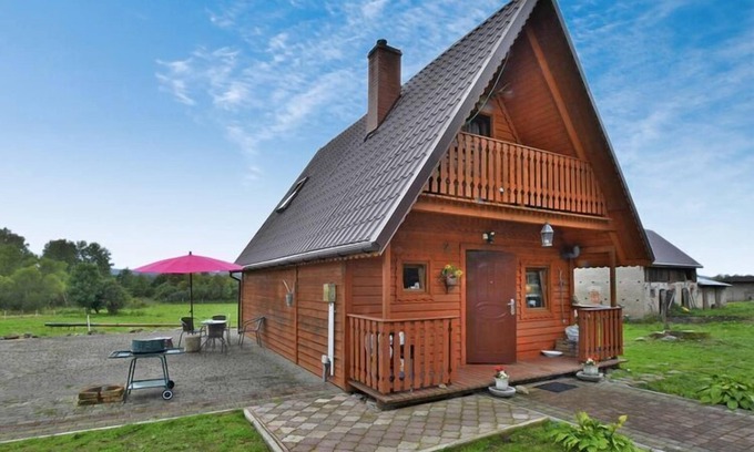 Malechowo House | Holiday Home in Swiecianowo near Lake Beach