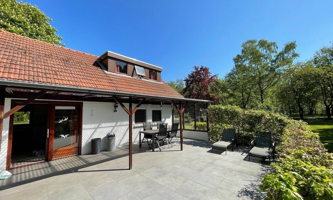 Uden House | Holiday home in Uden with private garden