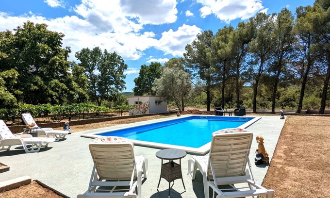 Benkovac House | Holiday Home Jaga - Two bedroom Apartment with with swimming pool
