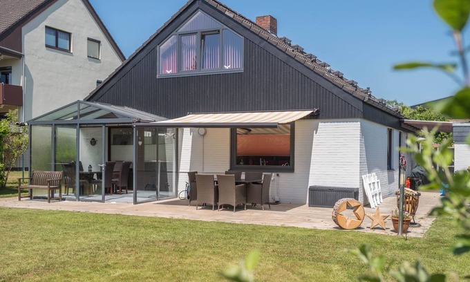 Geestemunde House | Holiday Home “Jäschke” with Sauna, Garden, Terrace & Wi-Fi