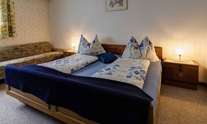 Nesselwaengle Apartment | Holiday home Karoline - Haus Hahnenkamm