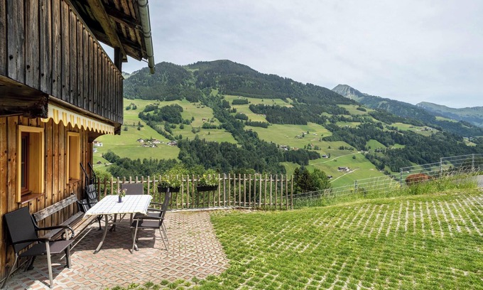 Raggal House | Holiday Home “Knusperhäuschen Höfen-Hüsle” with Mountain View