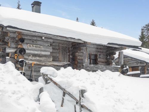 Rukatunturi House | Holiday Home Kulta-vuosseli a by Interhome