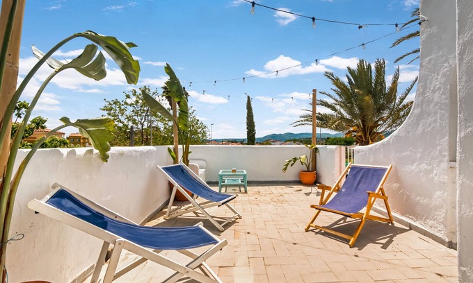 Oliva House | Holiday Home 'La Ibicenca By Ximoapartments' with Mountain View, Wi-Fi and Air Conditioning